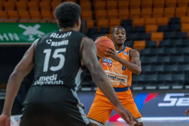 扑救射门的 扑救射门的